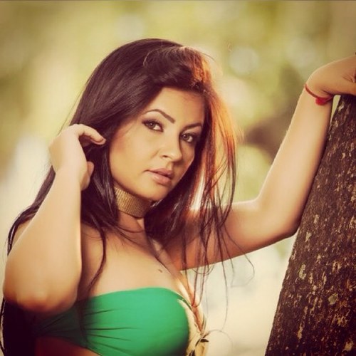 Modelo, Musa do América MG 2013, promotora de eventos. Contato: liviaaoliveira@yahoo.com.br