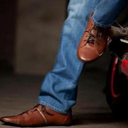 bestmanwear's profile picture. Menyediakan Sepatu Casual, Formal, Boots, Vans, Sports, Brended dan Tas Denim, Dry Bag, Slempang, Sandang. CP: 085770211738 (pin: 26B98B8C)