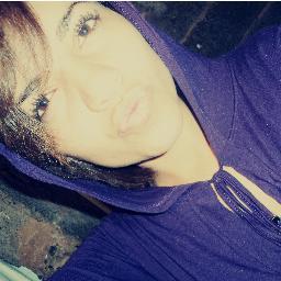 Uma Garota imperfeita ,com muitos defeitos ,mais que segue o único PERFEITO que já esteve na Terra JESUS . sou uma jovem que busca a santidade e não a perfeição