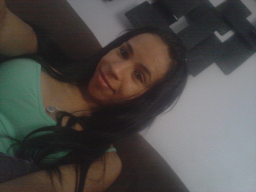 cheskaliz28's profile picture. 