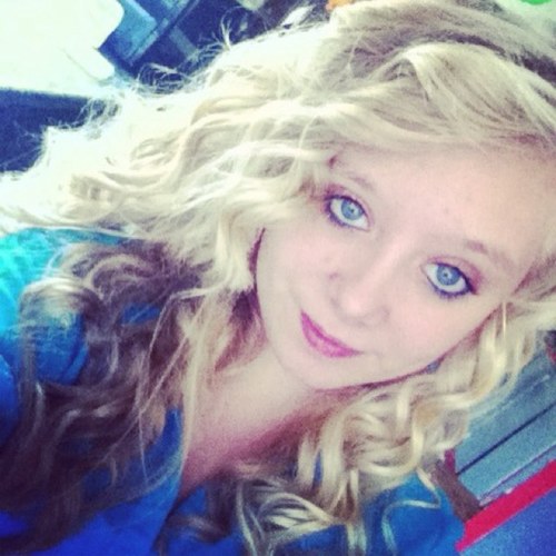 i love having fun and partying and just bee a weirdo and i love makein people happen :)