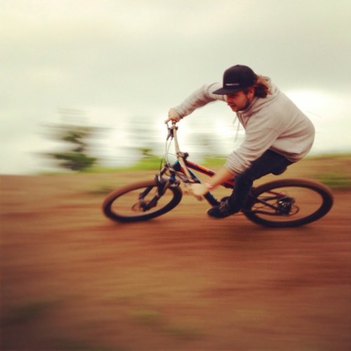 Pixedd's profile picture. Étudiant en génie mécanique/ photographe indépendant/Cycliste pour Cycle Néron Specialzed