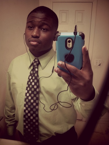 Est. 12.29.95|	follow me & i follow back| stay turnt up| follow my ride or die @LivePlayDream!!!!!