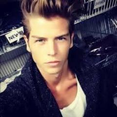 Team Fan de Gauthier de #SS7
Pour l'encourager a Fond et pour qu'il gagne ! Soutient Gautier #SS7 #TF1 @GautierPreaux  ♥ FOLLOW !
