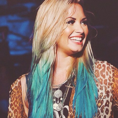 ChloeRcc's profile picture. LOVATIC❤
STAY STRONG✨