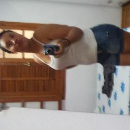 adoro conhecer pessoas novas,amo pizza,chocolate,festas e minha família......    ;)
