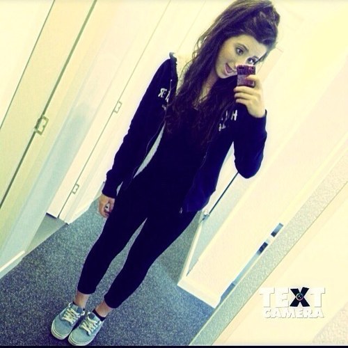 amyleebarrettx's profile picture. 