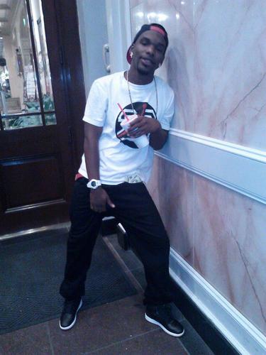 KMGLilOne's profile picture. A young nigga on the grind getting to the money...  Catch me on the Hill.. everyday is Trap or Die !!!#MURKGANG rip murk & B.O