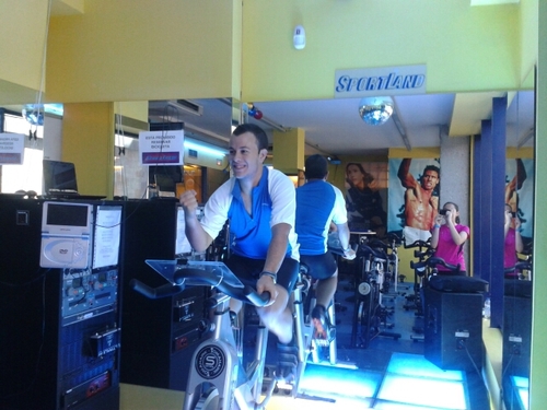 Chico TAFAD, monitor de ciclismo indoor, socrrista, entrenador de multideporte, percusionista en la charanga @El_Puntillo, y estudiante de CCAFYDE en la UAH....