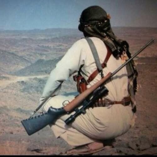 الله خلقنا للصلف يا احمر العين والله خلقنا للوفاء والطلاقه والله خلقنانقضي الدين بالدين ولانقصر في حقوق الرفااااقه....