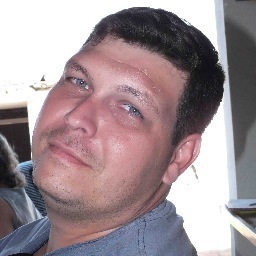 Marido, pai, empresário......nada além do que um homem de negócios. TI........rotina punk!