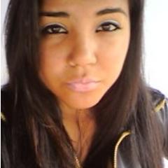 Amo usar bone ,, ser maloqueira .. mais tbm tenhu meus momentos de princesa :D
