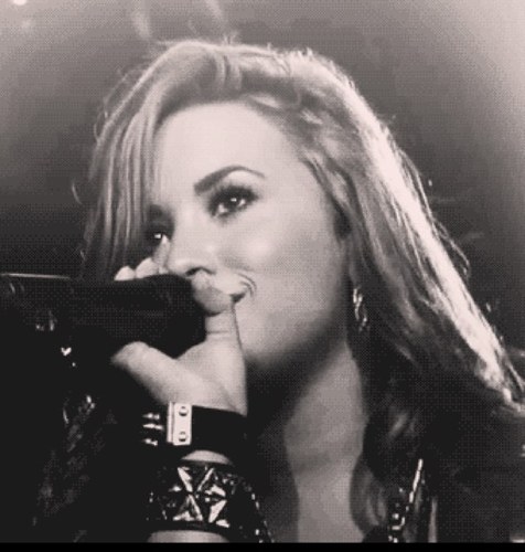 DEMI LOVATO