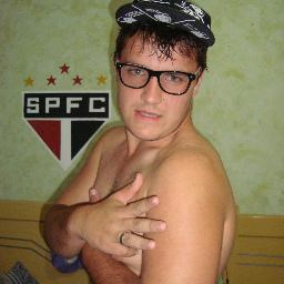 Amo  meu  deus  por  te me dado td  o  que  eu  tenho  na minha  vida... Amo minha  familia .. minha  namorada ..  meus  amigos ...