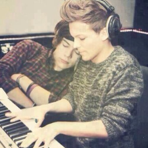 stylinsonfucksx's profile picture. Free follow, follow @xlarryfeelsx!!!