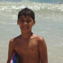 feliz, estudante, flamenguista e filho de Deus