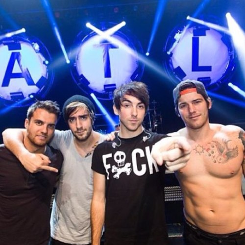 Just a fan account for The boys of All Time Low! Giving you everything you need to know if youre a hustler :)