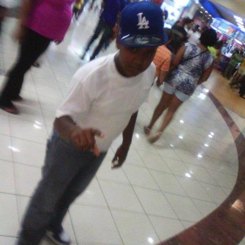 primeritoo seguidor de dios ,miii jente en twitter..♥ (el botiii)