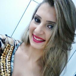 Pare de reclamar da vida e faça algo para mudar. Mova-se, saia do canto, ficar parado é para os fracos os fortes vão a luta.!
