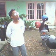 putra82457566's profile picture. 