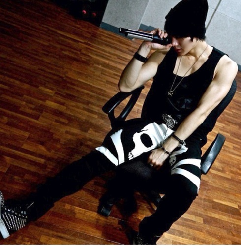 [@shakingheartrp] | cclown | 1990 | hello