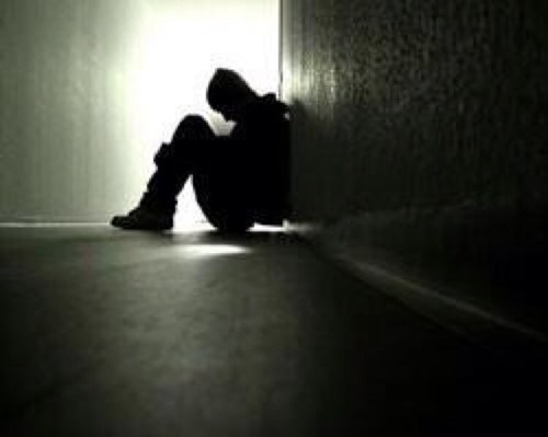 أشد مراحل الحزن هى أن تجد نفسك عاجزاً حتى عن البكاء