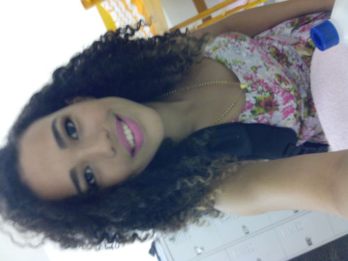 Ariana, 21 anos, estudante de Economia, estagiária, presidente do DA de Economia da UFRPE e canto e toco ganzá no Coco Verde e Melancia.