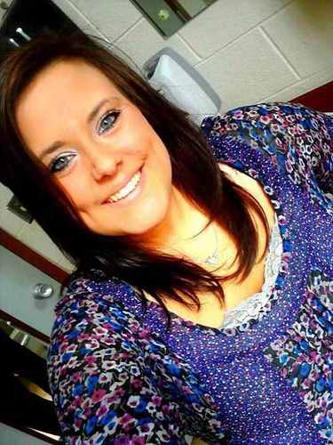 ShelbyPaige2813's profile picture. I loved you at your darkest 
Romans 5:8