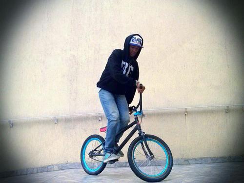 - por dєntro . uмα pєrsonαlιdαdє мιnhα . por forα . um concєιto sєu . ;))