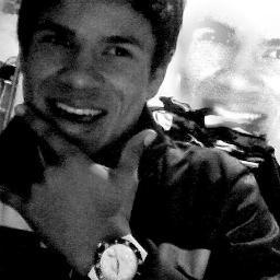 Eu faço de mim parte de um segredo do univerço.. junto a todas as outras coisas as quais adimiro e comverço ♫ ♪ ♫ ♪