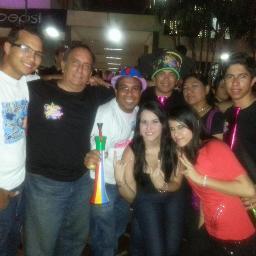 Servidor, Sincero y Siempre estaré con mi Familia, mi DIOS y mi China protegenos de todo mal