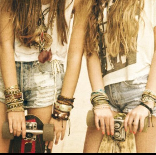 abyssofgrace's profile picture. Just two teenage girls tweeting whatever we feel like. Please retweet if you relate! •We will S4S & #TeamFollowBack!•