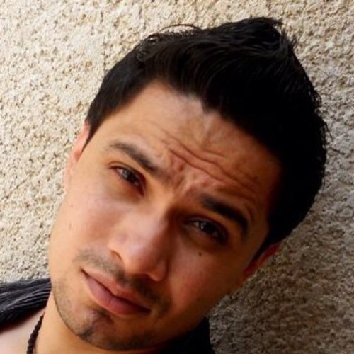 suri77112's profile picture. 