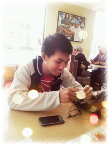 manusia biasa ...insan yang lemah . spm candidate.