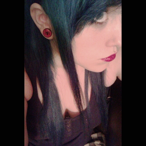 Kailyn; post hardcore, modified, coffee, cats, cuddles, ducks, bands, shows, photography, i suck ok bye