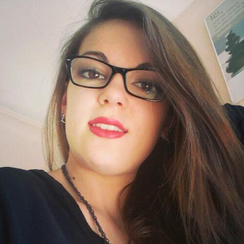 Blesse moi avec une vérité , Ne me ménage pas avec un mensonge ! Je ne crois qu'en Dieu & moi même !