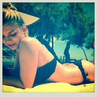 sono una ragzza molto solare e simpatica. E sono pazza di EMMA MARRONE 3