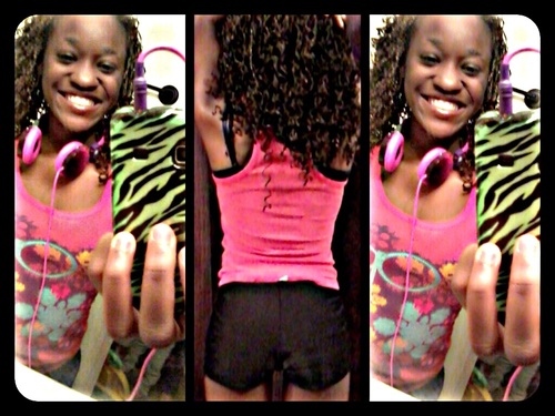 @LifeAsA_Wade heree , hmm star ? badass . pretty . khs . track . nvm just mention us , follow us &we'll follow back (: