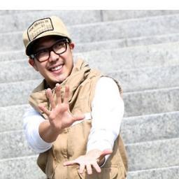 @kimjongkook18    @17KidsFC08