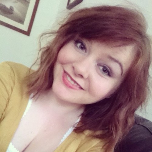 I'm Megan, I'm 17 and I live in England. I love cooking, plus size models and fashion, puppies, music, make up and self-love! xxxxx