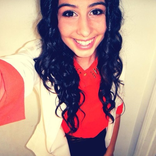 hey i gave you a free follow. Dont follow this acc follow @grandepayne she follows back. =)
