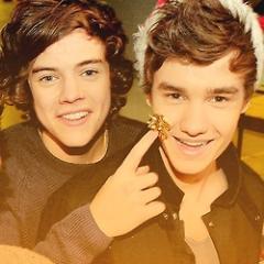 dont follow me, follow @paynemuffin