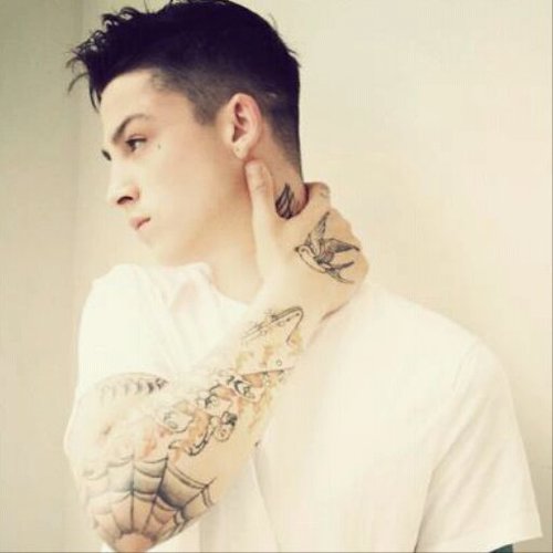 Kyle_Lang's profile picture. British with a less than decent past. Bisexual. -RP-