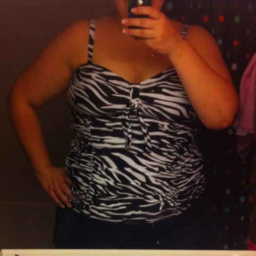 31?yrs old. on a weight loss journey! Trying to workout more & eat less!! HW: 275.4 CW: 224.0 LBS LOST: 51.4