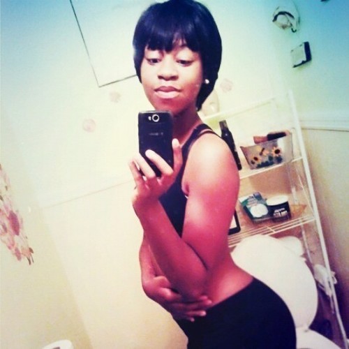 Taranisha D. McGinnis (: Follow Me & ill Follow Back ! Follow Me on Insta ArchMyBack__ Singlee but My Heart Taken FWM (: