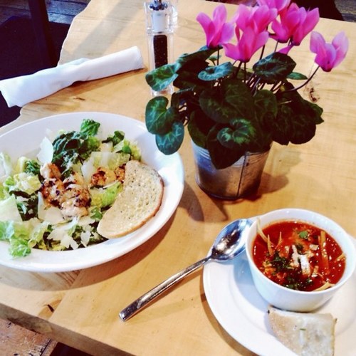 Fitwifelife's profile picture. A newlywed life getting theough life being fit and healthy! Wholistic approach to life. Hoping to loose 10-15 pounds and be apart of the online fit fam