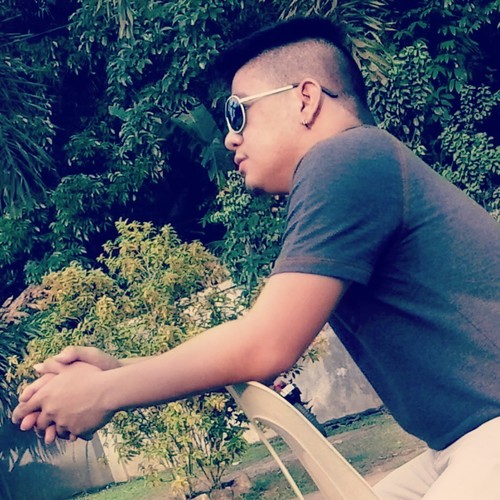 👻 A dreamer, a loner, and a fool 🙈