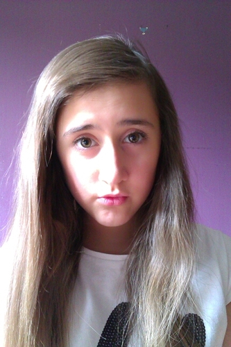 I'm 13 I love Janoskians , ariana , demi , selena , miley there awesome follow me !3
