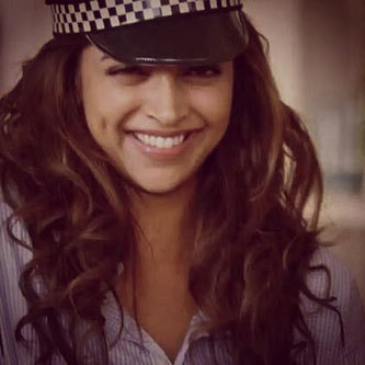 Quээn oFᴀPril ♚.. zu stuðαnt ðxß..♥..21џrs.. lovэ.. ʜorsэs αrэ  мџ life & Friэηds ʜαviηG Fuη w tʜэм & αðorэ sʜoppiηG..