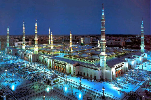 الله أَكْبَ